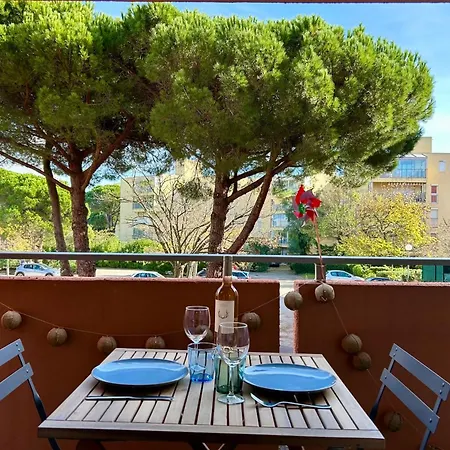 Charming Air-conditioned With Terrace & Parking 600 M From The Lejlighed