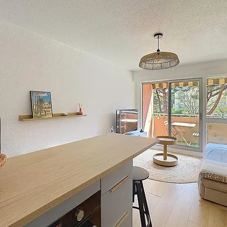 Charming Air-conditioned With Terrace & Parking 600 M From The לה לבאנדו